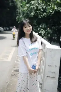 YiTuYu Vol.8664: Kikooo's Fresh Summer Charm – A Glimpse of Lively Urban Beauty - image 15