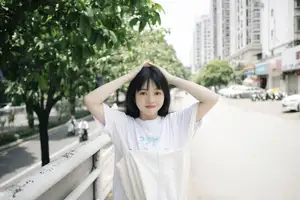 YiTuYu Vol.8664: Kikooo's Fresh Summer Charm – A Glimpse of Lively Urban Beauty - image 1