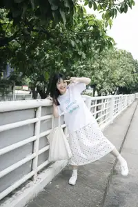 YiTuYu Vol.8664: Kikooo's Fresh Summer Charm – A Glimpse of Lively Urban Beauty - image 19