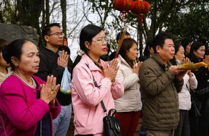 The Sacred Stone of Nua Mountain: A Spiritual Journey for Tourists - image 12