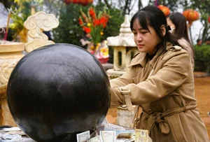 The Sacred Stone of Nua Mountain: A Spiritual Journey for Tourists - image 4