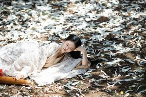 Art Language Vol.6884 featuring Xiang Wang Hui Shou Miao Miao Miao: A Visual Masterpiece - image 1