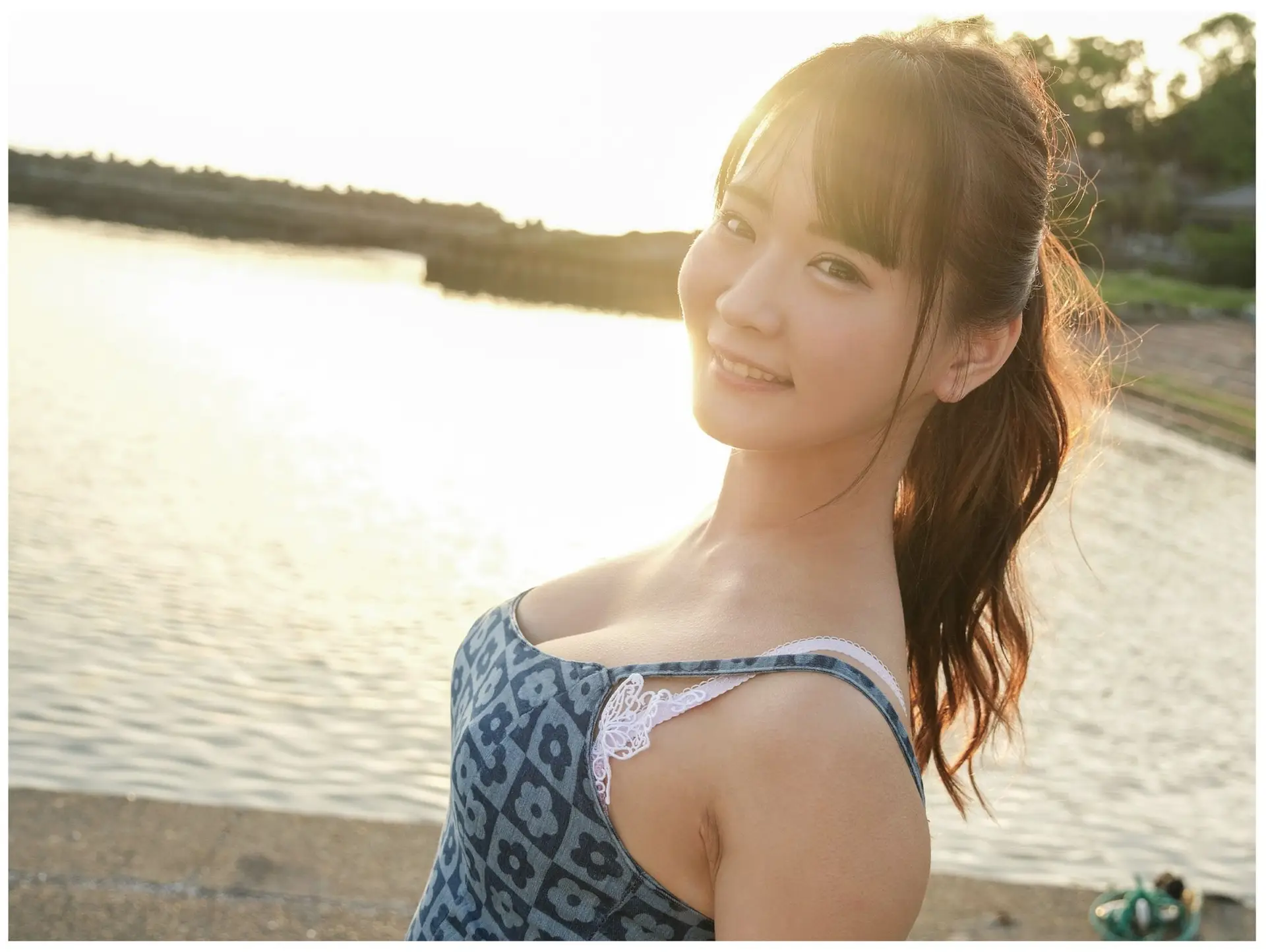 Narumi Hirose: Allure Amidst Nature's Dynamic Flow - Tukuku