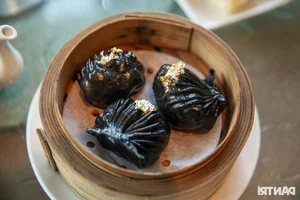 Luxury Dining: How This 20-Year-Old HCMC Restaurant Elevates Dim Sum with Abalone and Gold Leaf - image 8