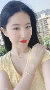 Liu Yifei Stuns in Candid Photos, Debunking Weight Gain Rumors with Timeless Beauty - image 3