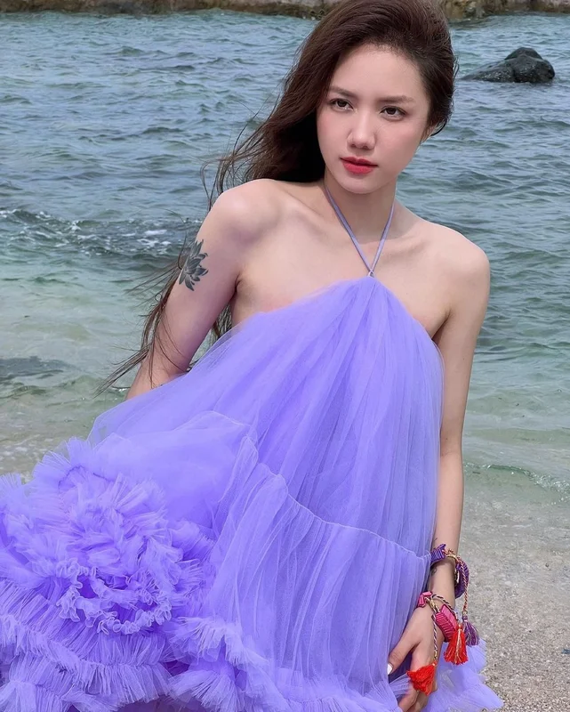 Singer Phuong Ly Surprised by 'Yogurt Feeding' Moment During Instagram Livestream