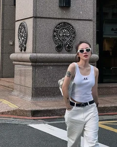 Singer Phuong Ly Surprised by 'Yogurt Feeding' Moment During Instagram Livestream - image 5