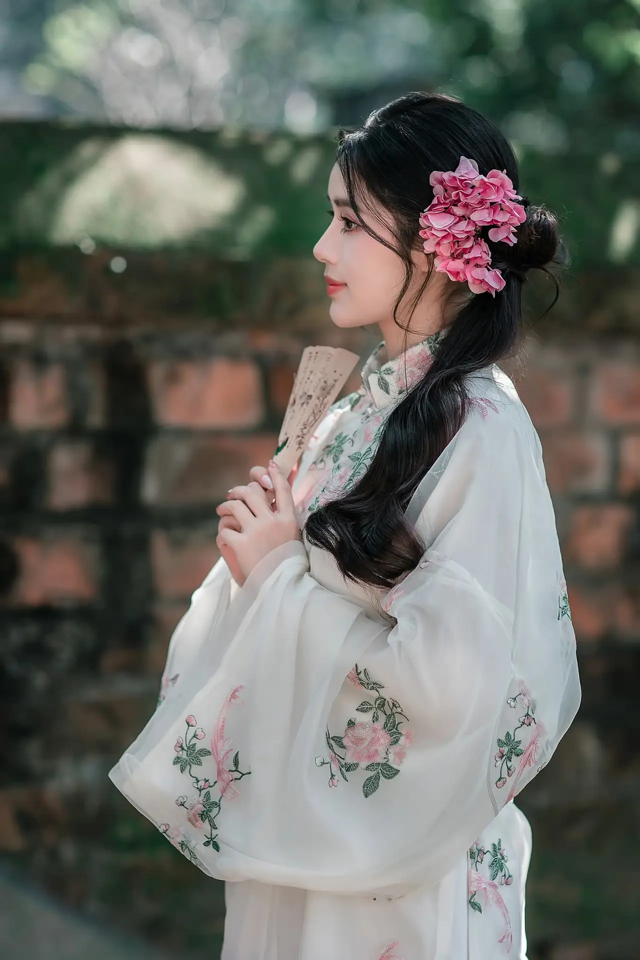 Discover the ethereal beauty of a Vietnamese girl exuding classic charm and gentle grace captivating every gaze