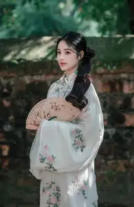 Discover the ethereal beauty of a Vietnamese girl exuding classic charm and gentle grace captivating every gaze - image 1