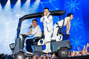 The 'Anh Tai' Ignite the Stage: Highlights from the Explosive Concert Day 5 - image 21
