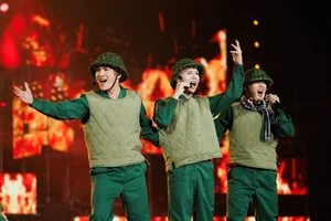 The 'Anh Tai' Ignite the Stage: Highlights from the Explosive Concert Day 5 - image 20