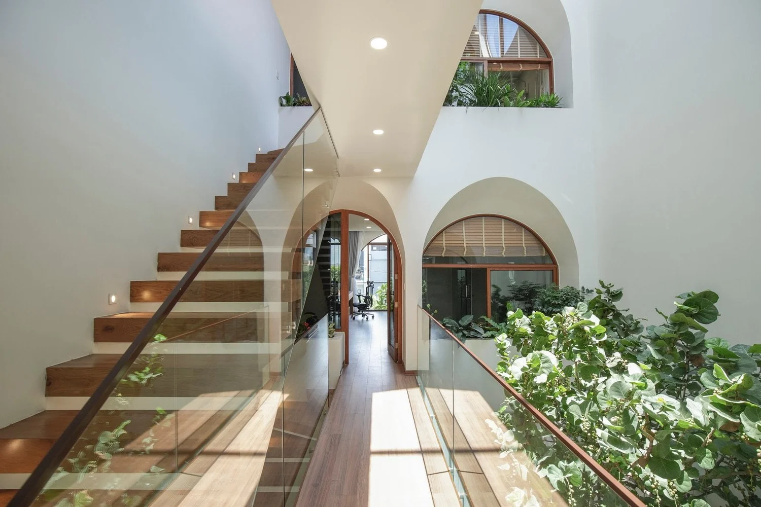 Modern 5m Frontage Tube Houses with Beautiful Skylight Designs