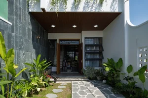 Modern 5m Frontage Tube Houses with Beautiful Skylight Designs - image 4