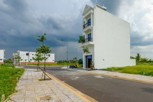 Modern 5m Frontage Tube Houses with Beautiful Skylight Designs - image 10