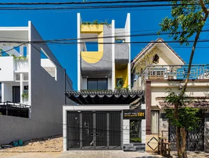 Modern 5m Frontage Tube Houses with Beautiful Skylight Designs - image 3