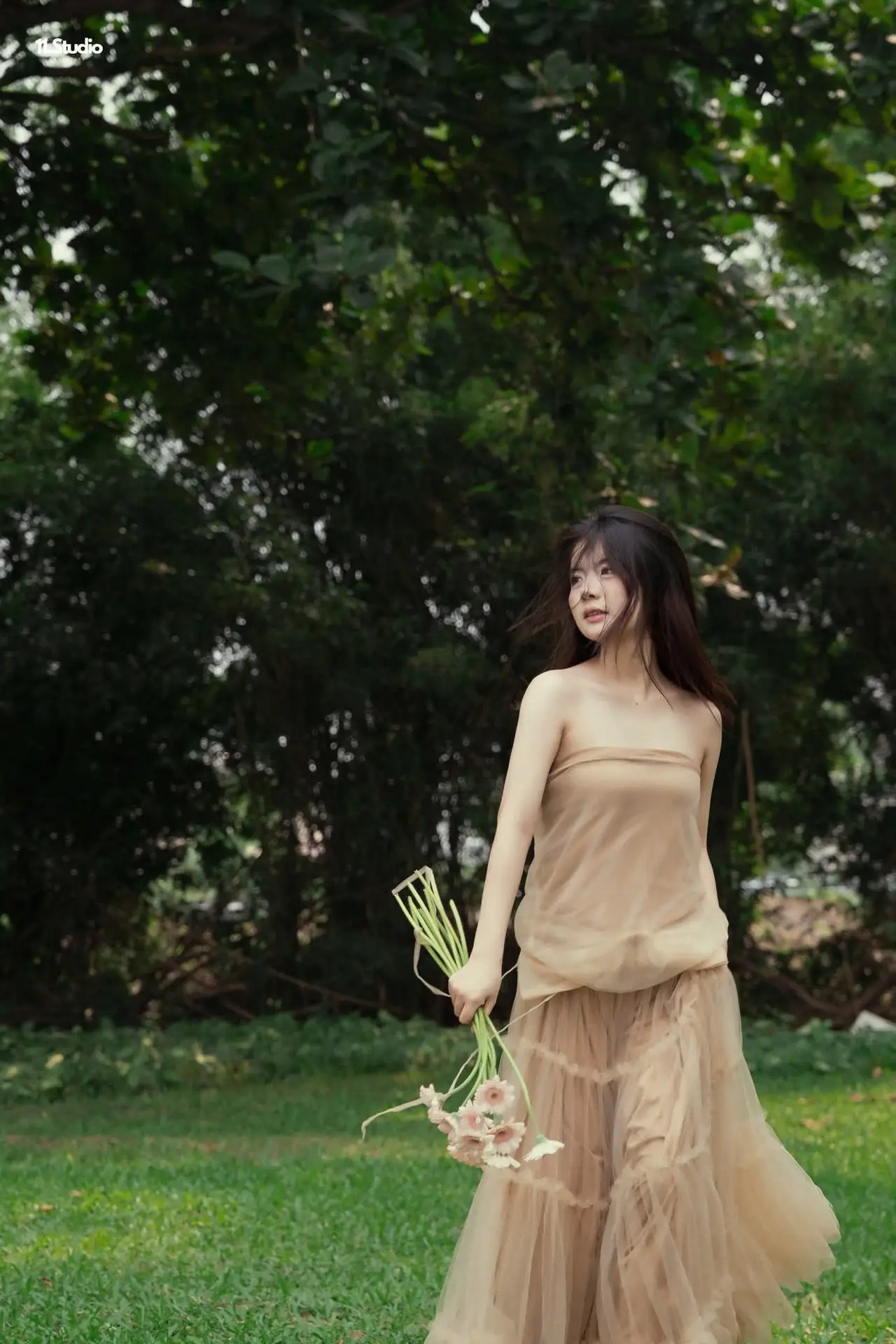 VGU No.167: Captivating Pure Beauty: A Gentle Young Woman and Flowers in Nature