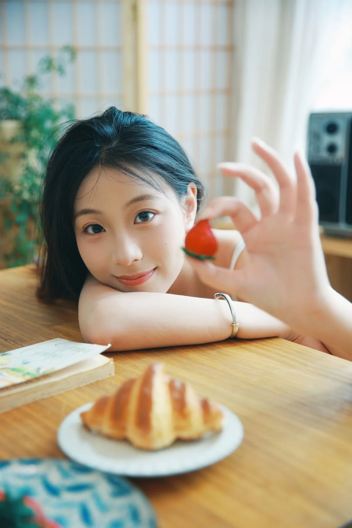 YiTuYu Art Language Vol.9929: A Captivating 48-Page Visual Journey with the Beautiful Xiao U