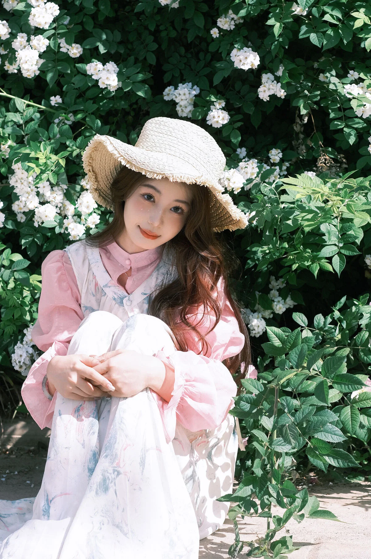 YiTuYu Art Language Vol.7053: Featuring Gao Leng Xiao Bie Tu Artistic Photography