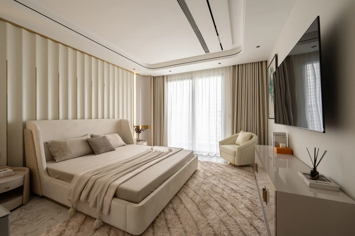 Luxury Dark-Toned 210m2 Apartment: Merging Two Units into One