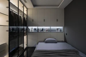 Luxury Dark-Toned 210m2 Apartment: Merging Two Units into One - image 6