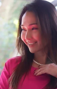 Kim Hien's Timeless Beauty in New Year Ao Dai Photo Shoot - image 2