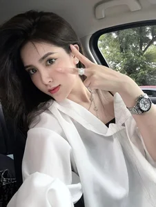 The 56cm Waist Phenomenon: How This Influencer Turned Her Unique Look Into a Fortune - image 9