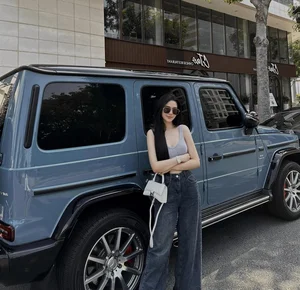 The 56cm Waist Phenomenon: How This Influencer Turned Her Unique Look Into a Fortune - image 0