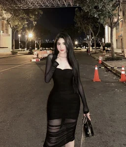 The 56cm Waist Phenomenon: How This Influencer Turned Her Unique Look Into a Fortune - image 8