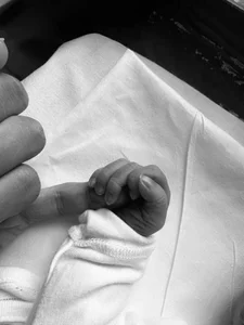 Song Joong Ki Spends Big on Luxury Outfits for His Newborn Son - image 3