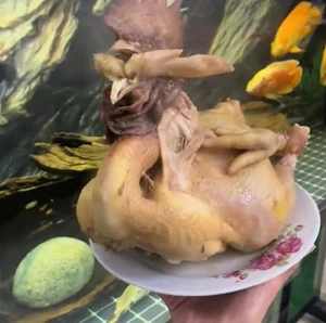 Cười ra nước mắt với những màn luộc gà cúng Tết 'thảm họa' - image 18