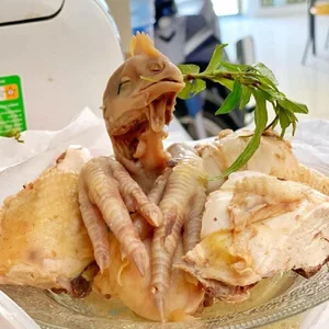 Cười ra nước mắt với những màn luộc gà cúng Tết 'thảm họa' - image 17
