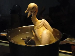 Cười ra nước mắt với những màn luộc gà cúng Tết 'thảm họa' - image 10