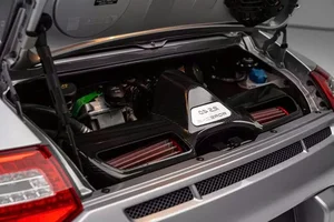 Porsche 911 GT3 RS 4.0 Sold for Over 60 Billion VND After 14 Years - image 6