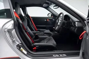 Porsche 911 GT3 RS 4.0 Sold for Over 60 Billion VND After 14 Years - image 1
