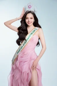 Miss Vietnam Thanh Thuy Celebrates Her 22nd Birthday Amid Intensive Preparations for Miss International 2024 - image 4