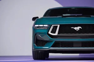 2025 Ford Mustang FX: A Modern Muscle Car Reimagined with Iconic 1980s Retro Styling and Performance - image 7