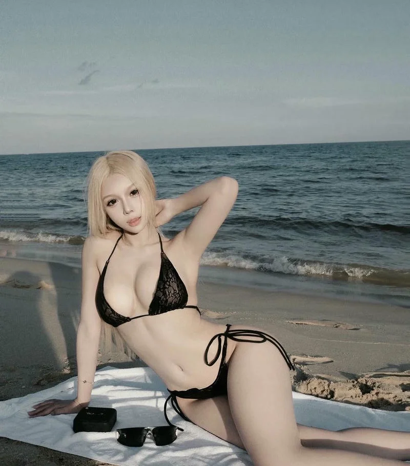 Stunning Tiny Bikini Gallery: 164+ Captivating Swimwear Looks