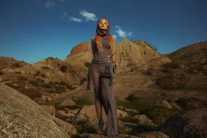 Chi Pu’s Mirror MV: A Visual Masterpiece Filmed in China - image 4