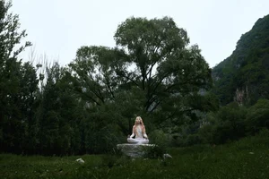 Chi Pu’s Mirror MV: A Visual Masterpiece Filmed in China - image 2