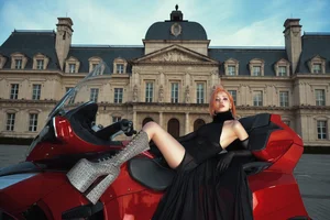 Chi Pu’s Mirror MV: A Visual Masterpiece Filmed in China - image 3