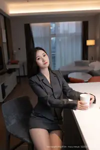 XiuRen No.10497: Xing Ya Da's Alluring Professionalism in an Elegant Skirt Suit - image 20