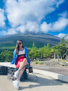 Nhat Kim Anh's Ex-Husband Shares Sweet Moments with New Partner - image 9
