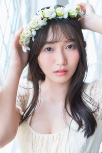 Shida Nene Digital Photo Book: Pure and Natural Aesthetics from SPA! Books - 41 High-Quality Images of the Iconic Japanese Model - image 2