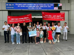 GenZ Excellence: How a Viettel Solutions Employee Won the National English Olympic - image 6