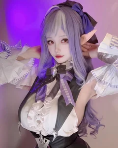 Rising Cosplay Star: Captivating Angelic Visuals and Stunning Costumes - image 3
