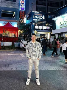Le Quyen's Ex-Husband Duc Huy Shows Off Youthful Style Post-Divorce - image 0