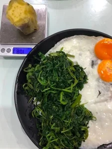 Miu Lê Jokes About Her Hilarious Burnt Fish Cooking Fail on Social Media - image 9