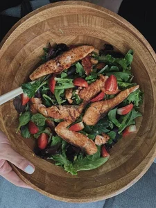 Miu Lê Jokes About Her Hilarious Burnt Fish Cooking Fail on Social Media - image 1