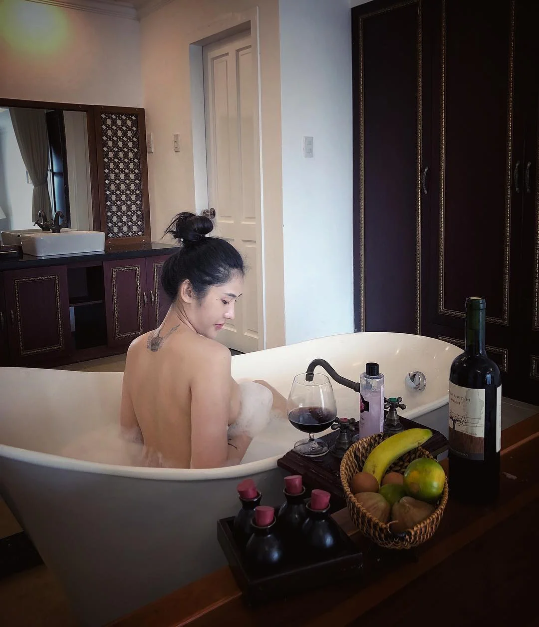 Stunning Gallery of Luong Hoang Bao Nhu: Elegance and Modern Style