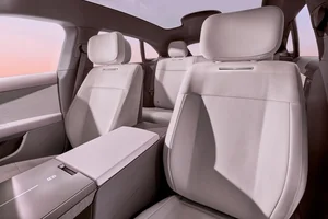 Range Rover GT: Redefining the Luxury Grand Tourer for the Electric Era - image 7